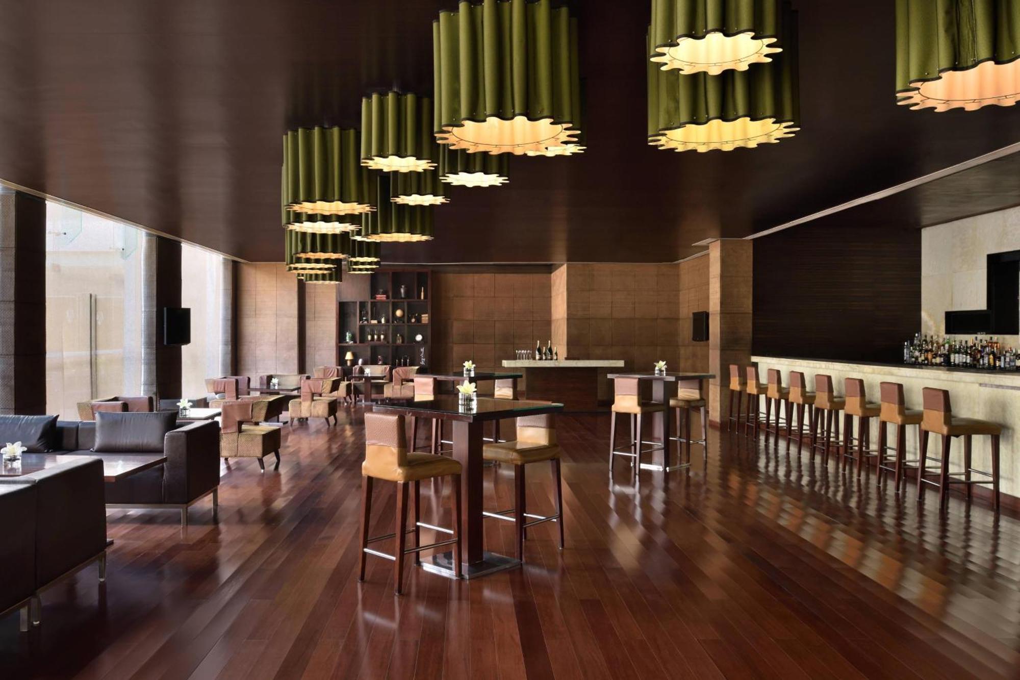 Jaipur Marriott Hotel Extérieur photo The Lounge at the airport
