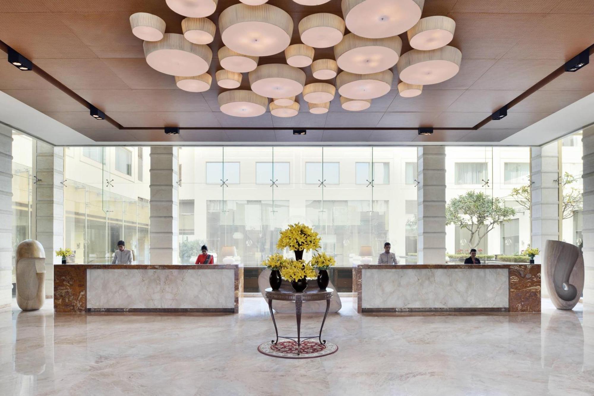 Jaipur Marriott Hotel Extérieur photo The lobby of the hotel