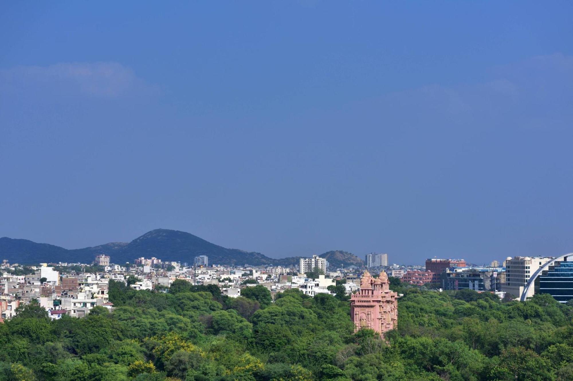 Jaipur Marriott Hotel Extérieur photo View of the city